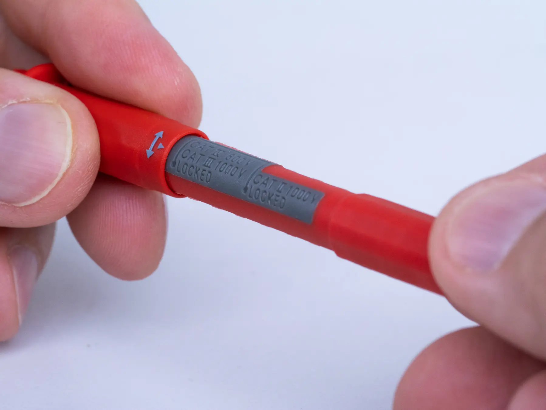 HIOKI L9300 test leads with integrated safety caps angled 4mm safety banana plugs