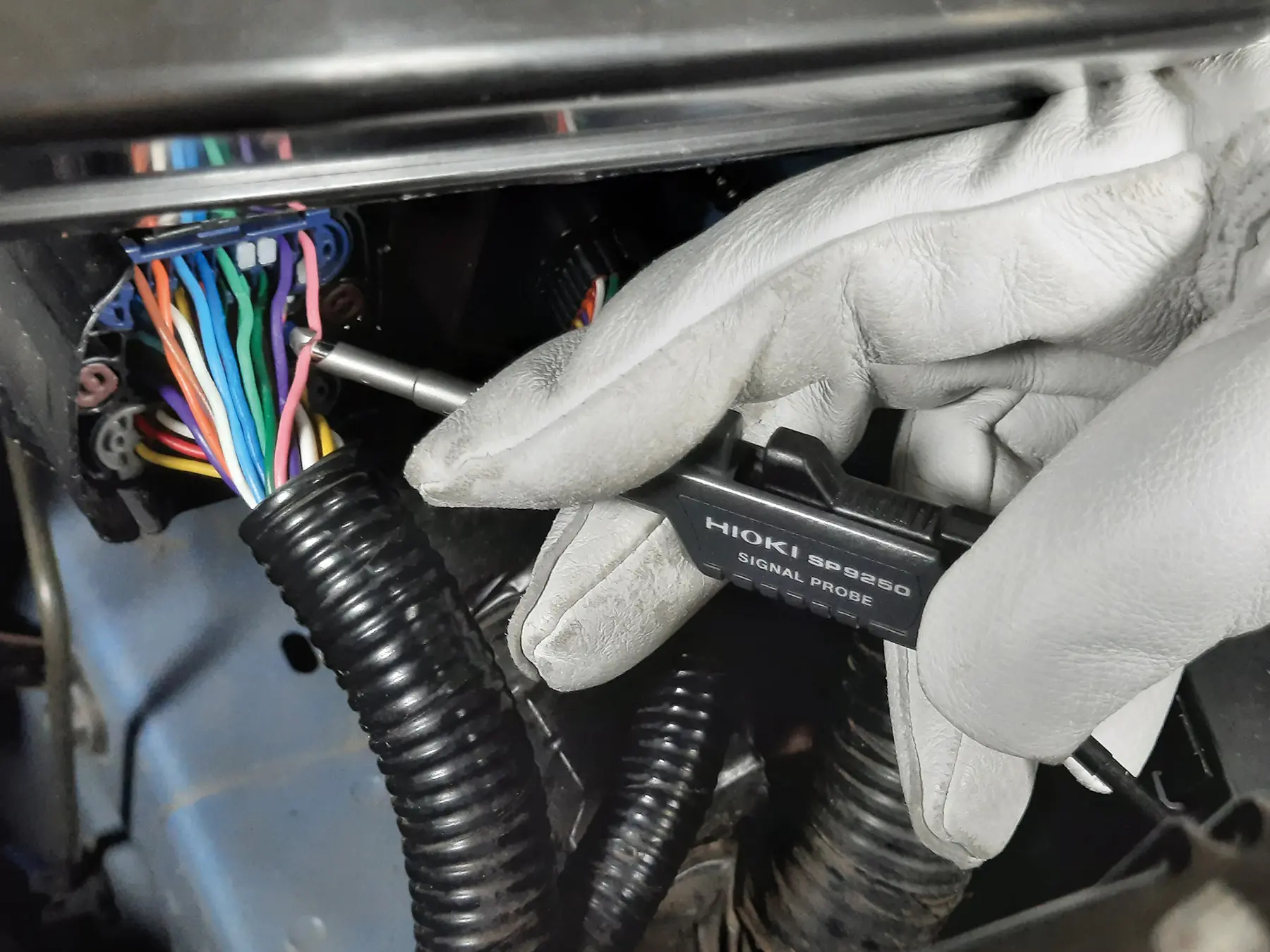 HIOKI SP9250 clamp type probes for SP7001 CAN FD sensor sideview