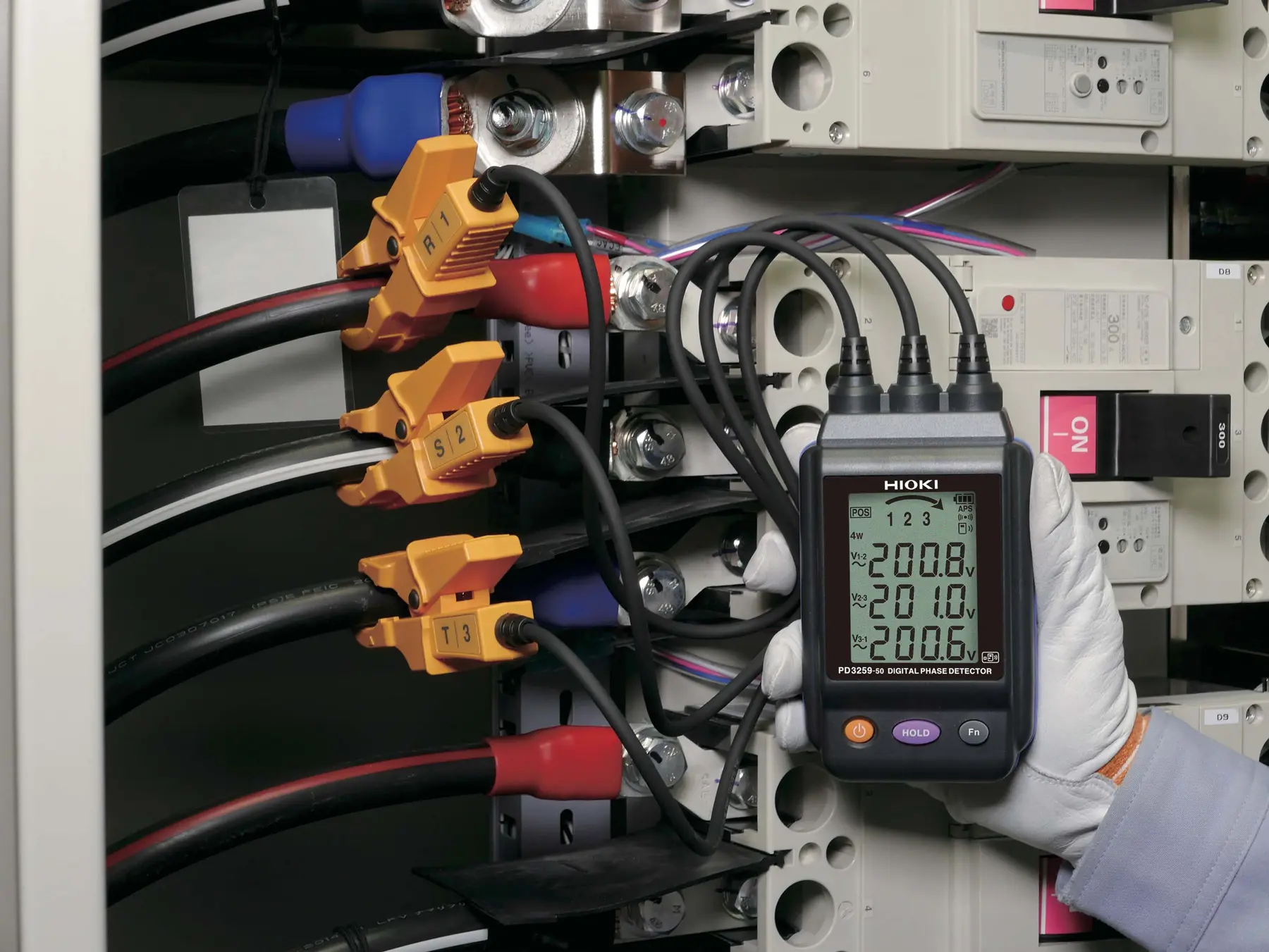 PD3259-90 - Safe Non-Contact Phase Detection with True Voltage Measurement