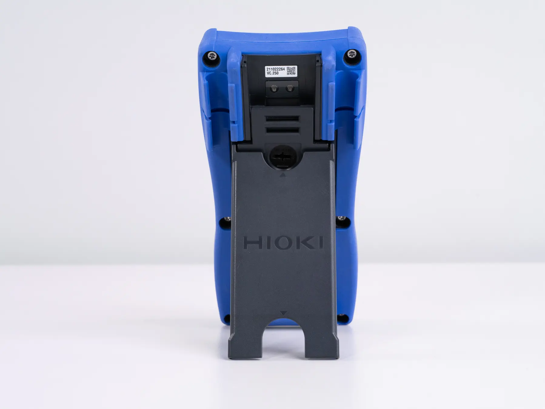 HIOKI DT4261 industrial digital multimeter for service and maintenance backside