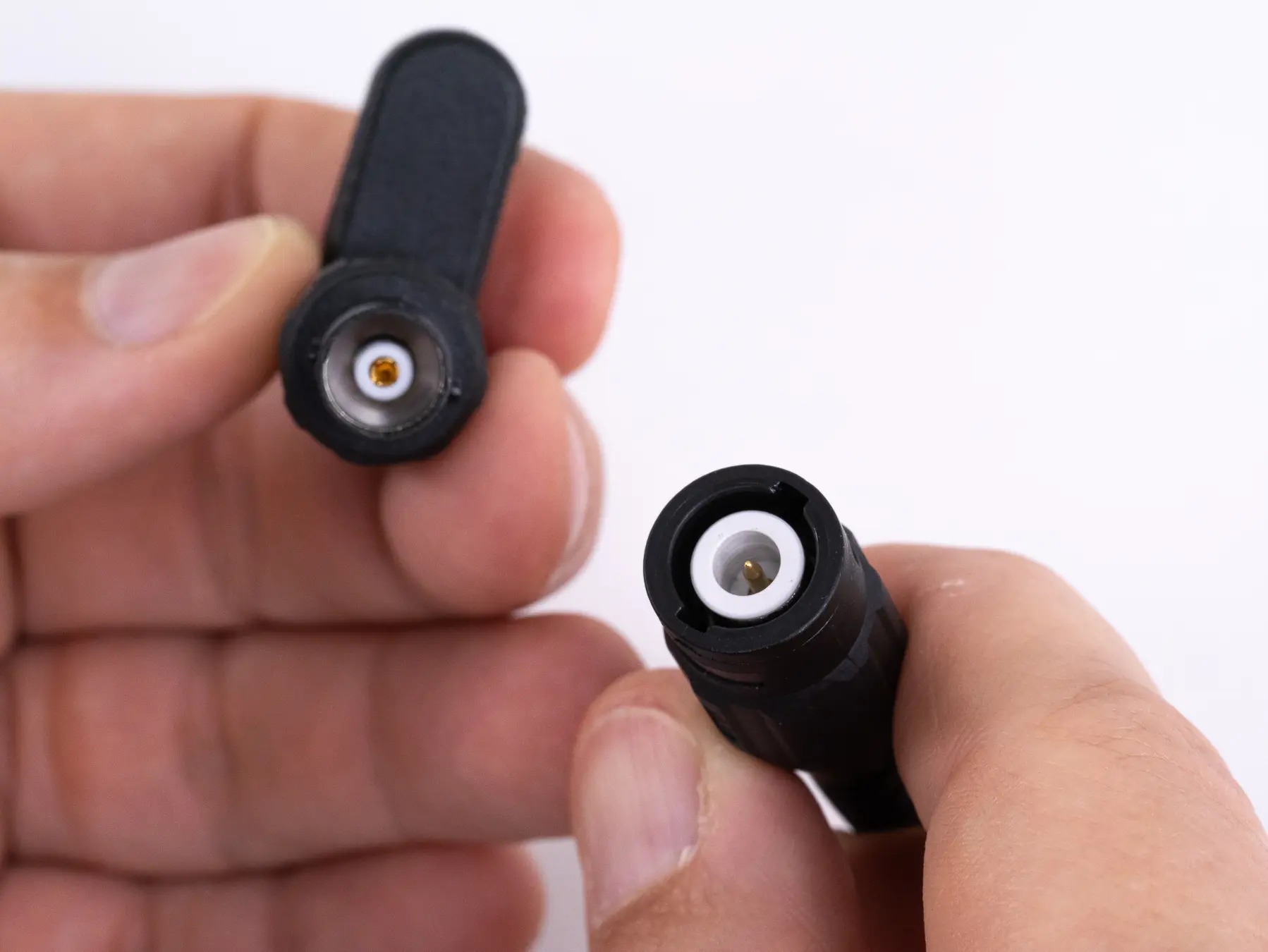 HIOKI 9704 bnc adapter bnc female to 2x 4mm banana plug cat iii 600v digital multimeters