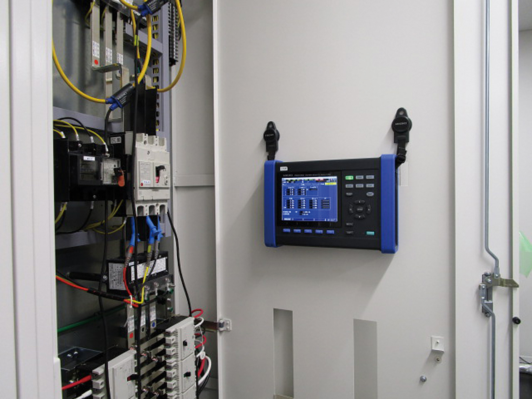 Z5004 - Magnetic Strap