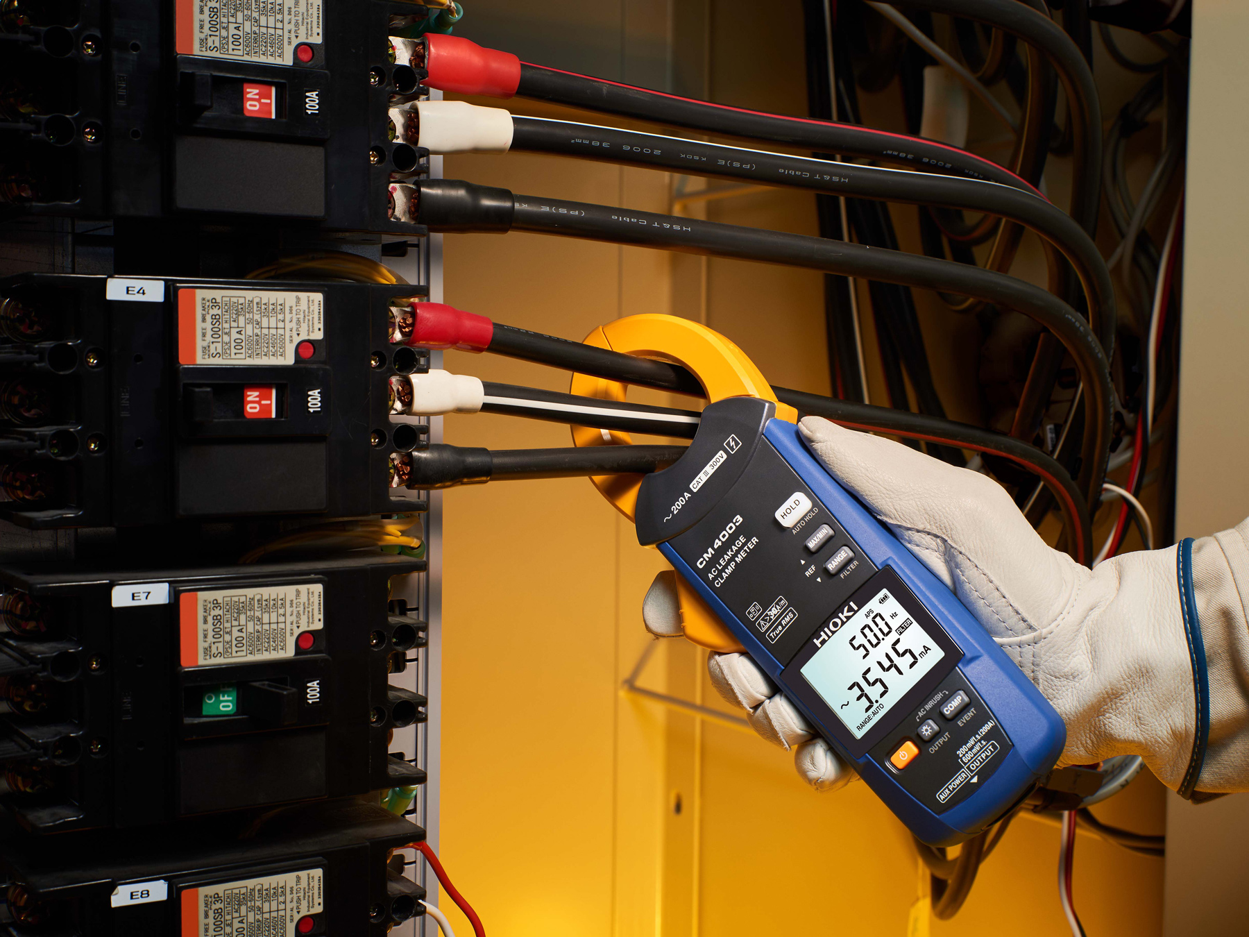 HIOKI CM4003 ac leakage clamp meter for leakage monitoring 200 a rms and waveform output