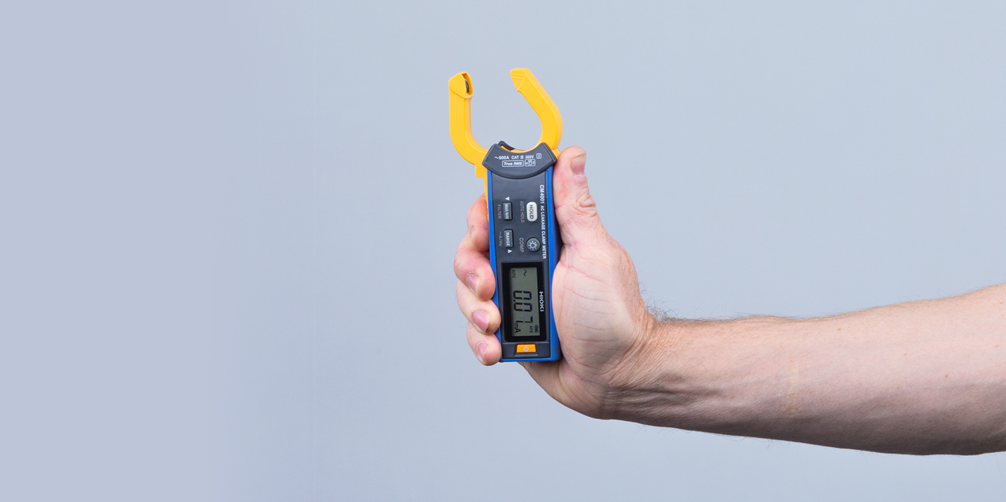 2026-05-20-HIOKI-clamp-meters-hands-CM4001