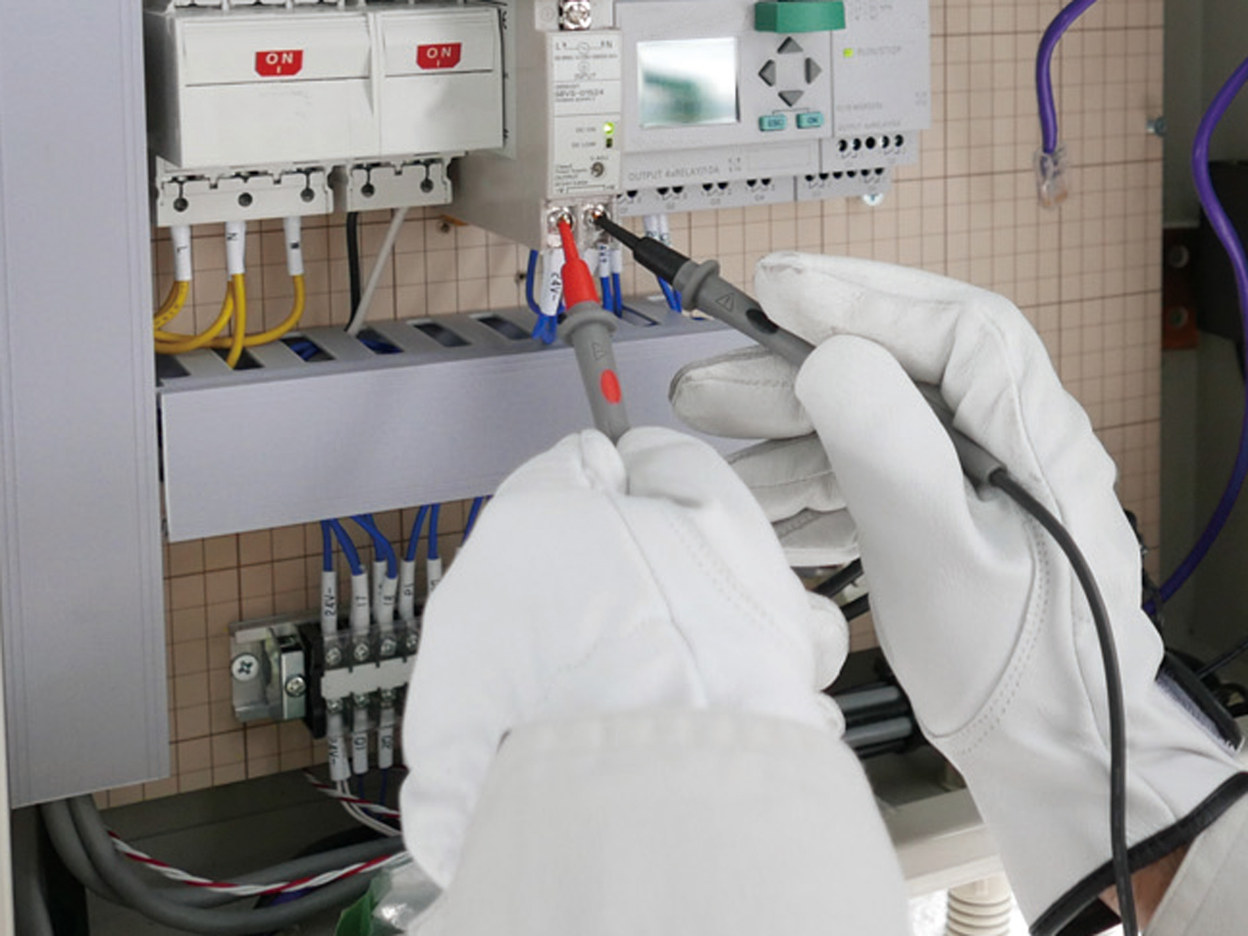 HIOKI L9207-10 measuring lead set red black banana plug 4