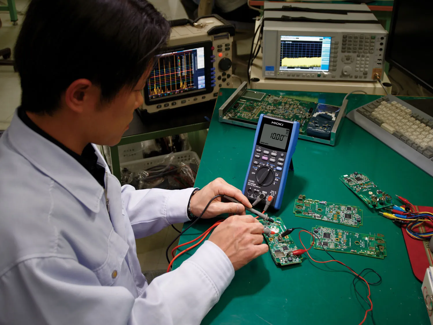 HIOKI DT4282 - High Accuracy Digital Multimeter with 10 A Direct Input