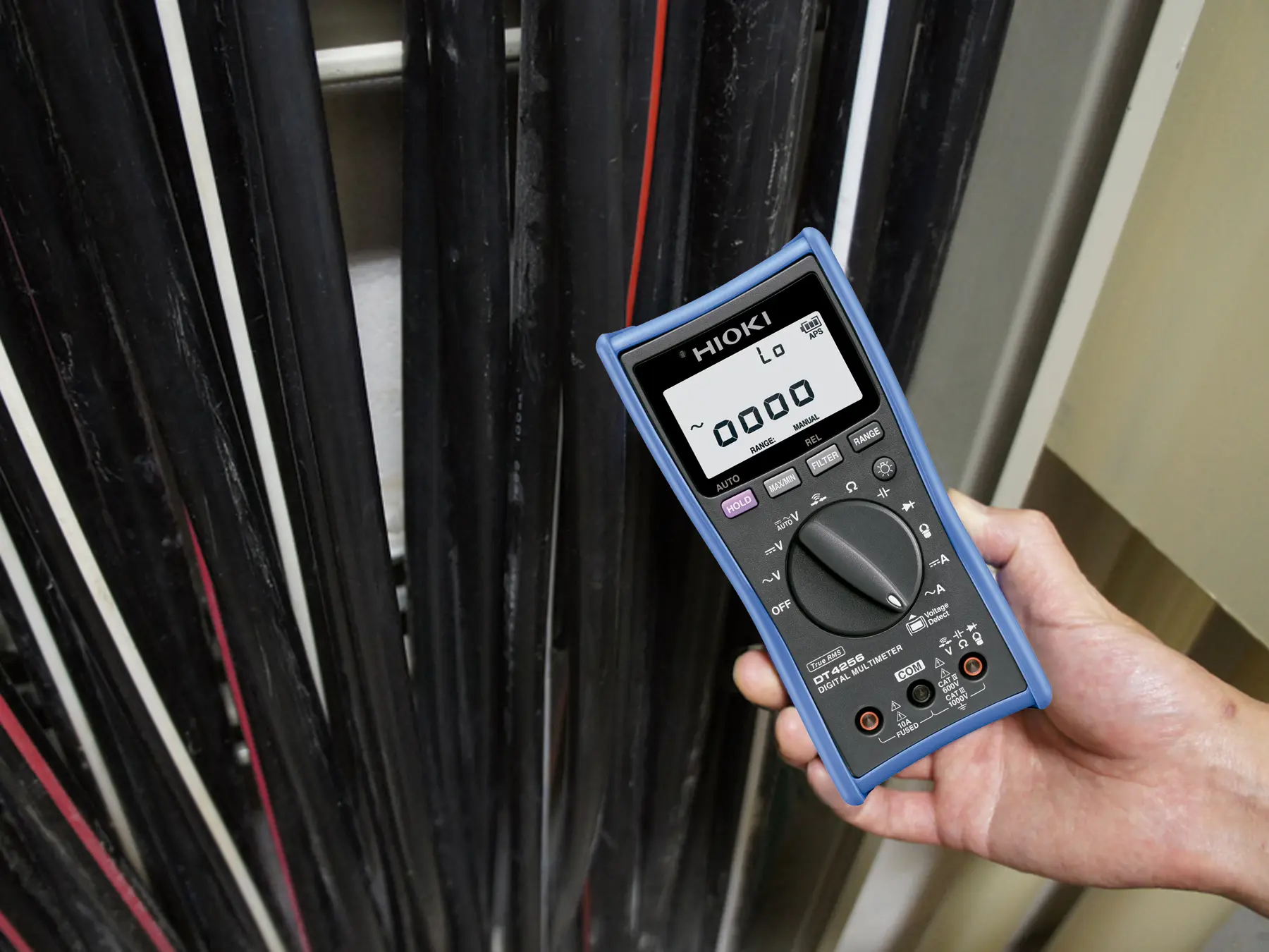 HIOKI DT4256-20 digital multimeter true rms ac dc voltage current 10a input