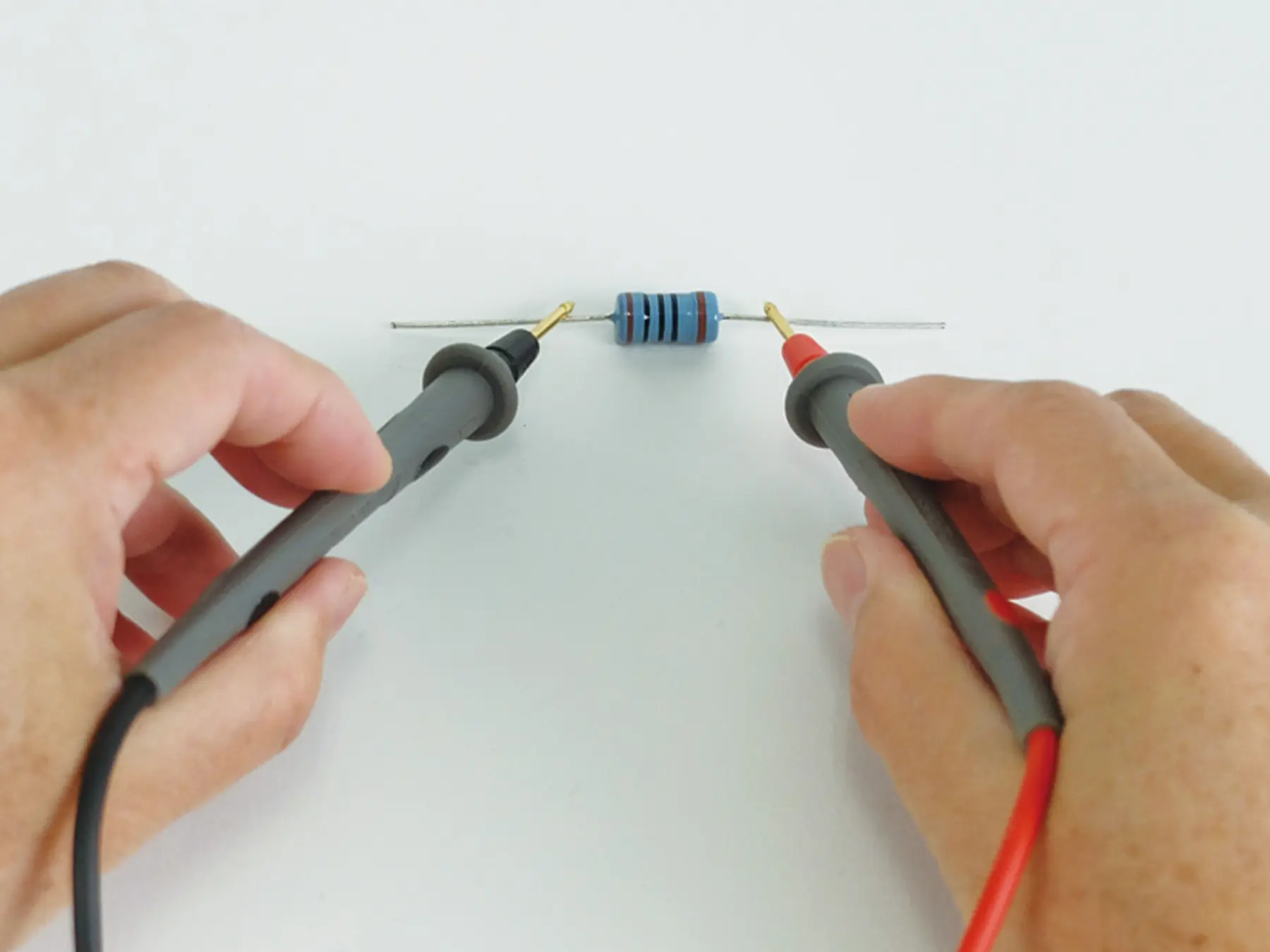 HIOKI L9207-10 measuring lead set red black connectors 3