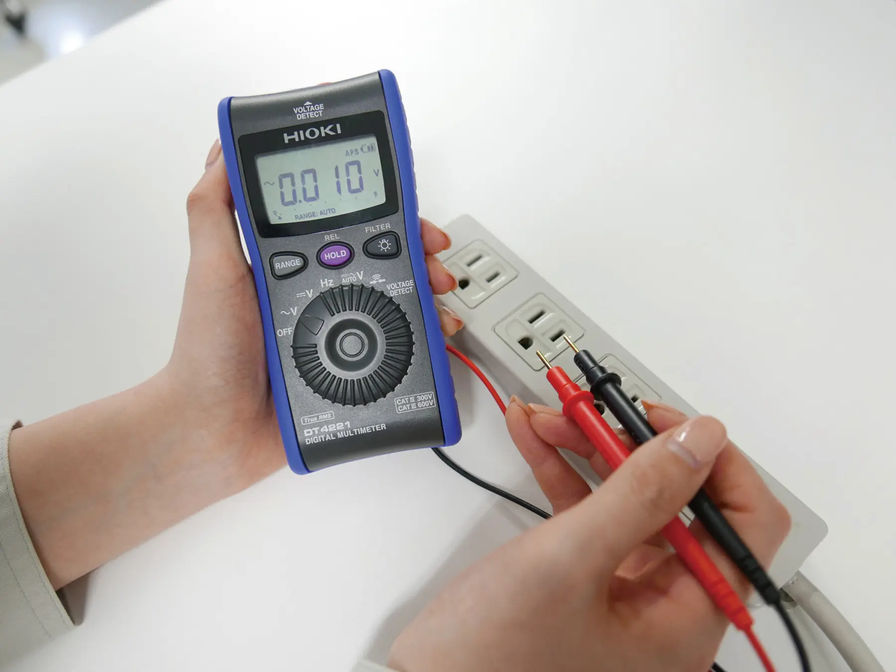 HIOKI DT4911 test lead 4mm 540mm red black pair HIOKI DT4911 test lead 4mm 540mm red black pair