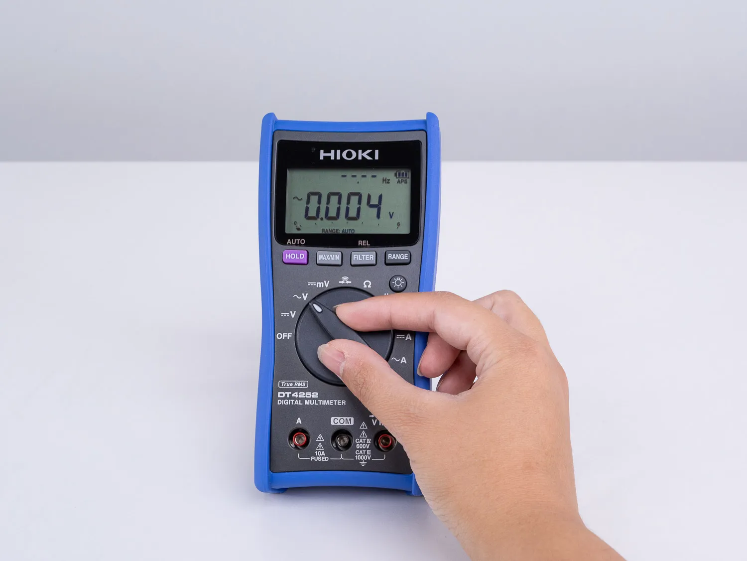 HIOKI DT4252 digital multimeter low DC voltages