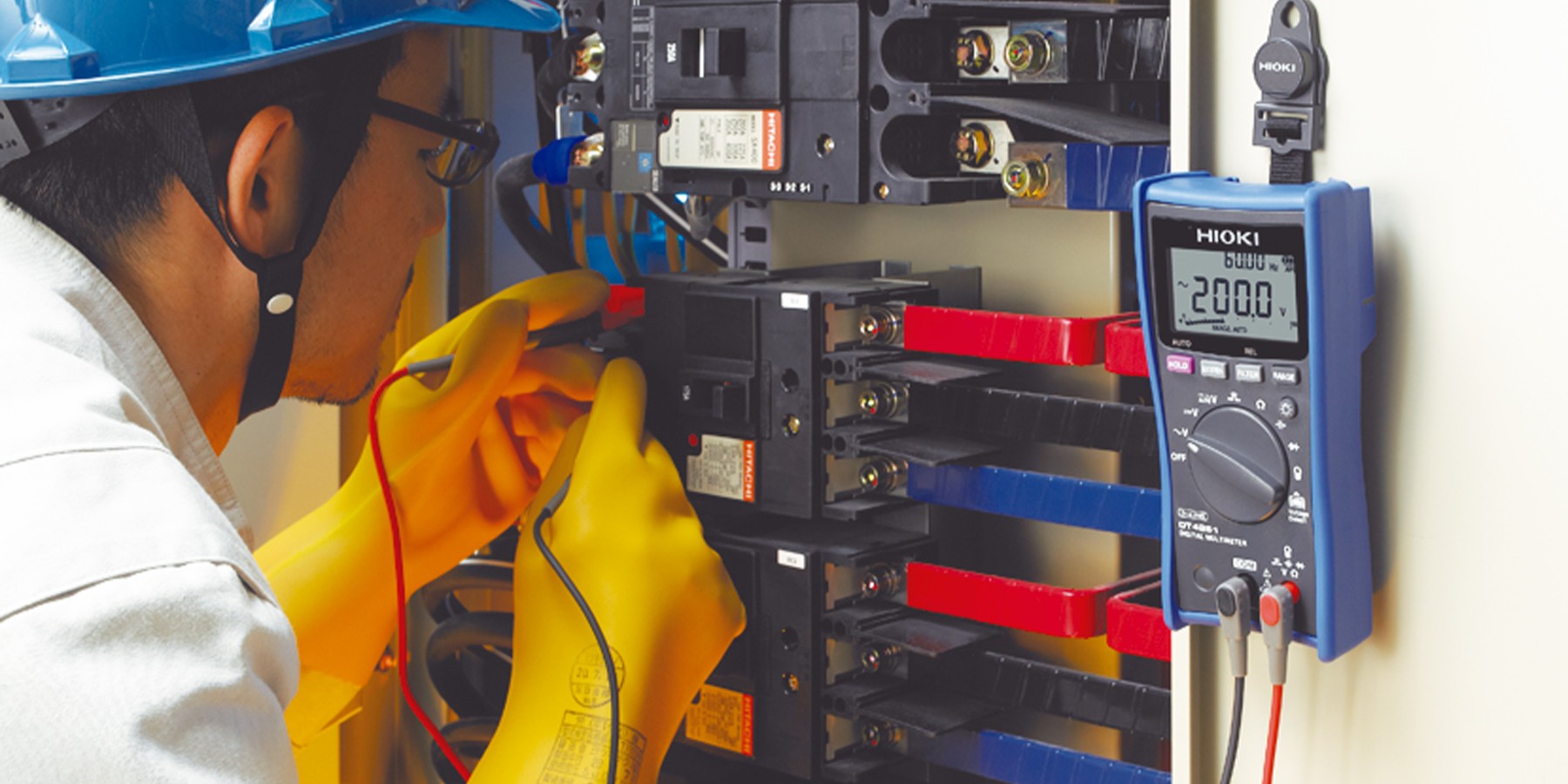 HIOKI DT4281 digital multimeter true rms measurement with Z5004 magnetic strap