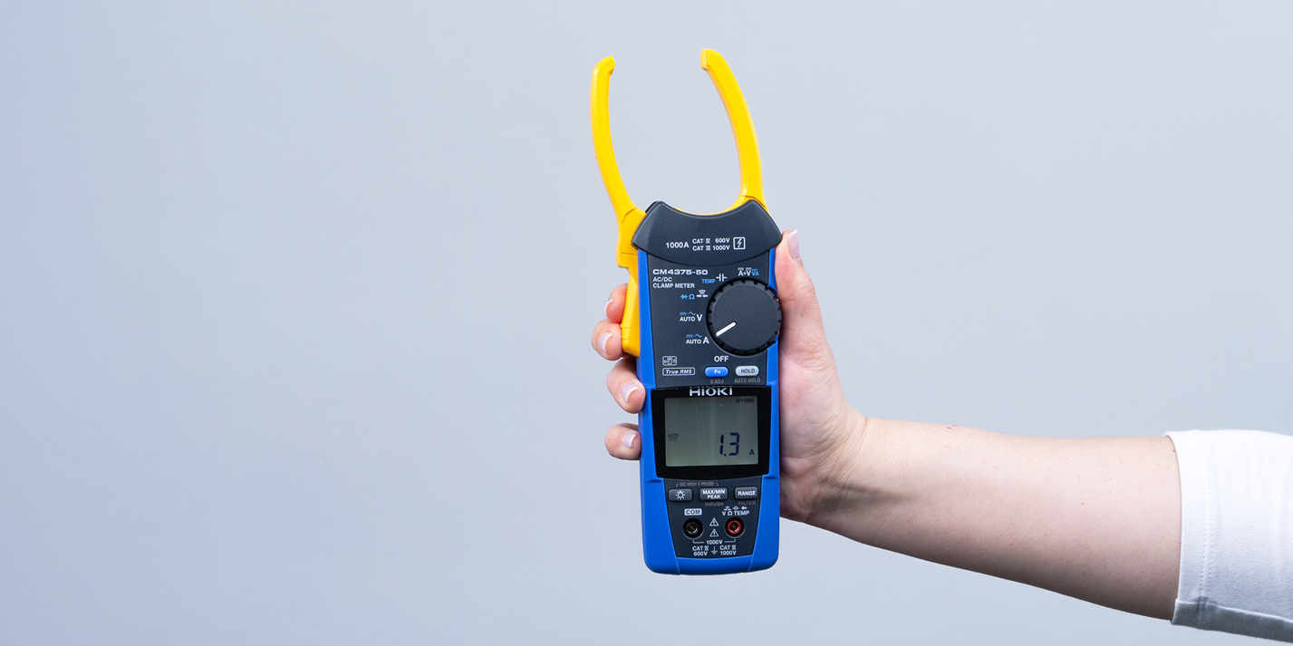 2026-05-20-HIOKI-clamp-meters-hands-CM4375