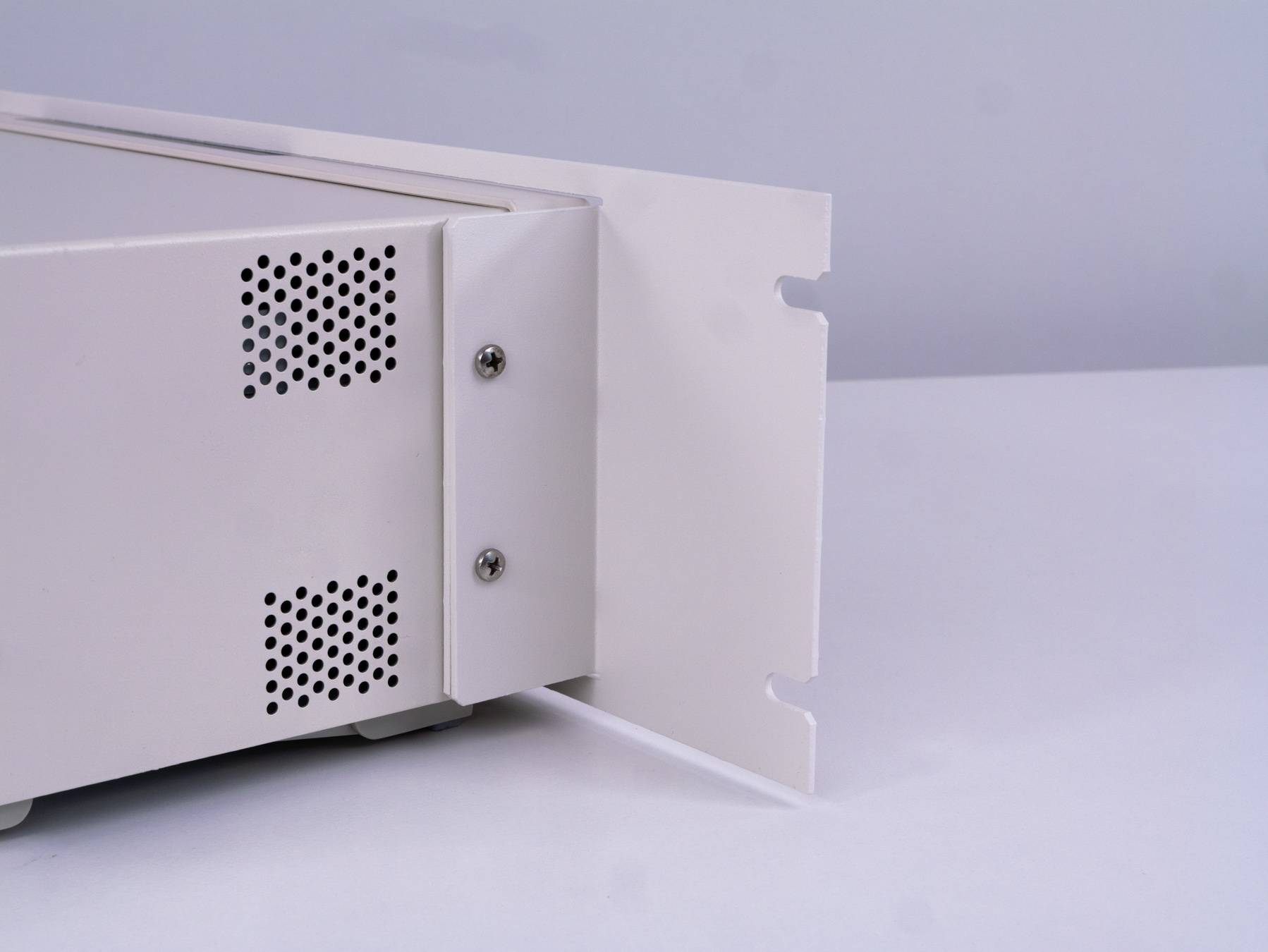 HIOKI EU3533 rack mount kit for HIOKI LCR meters IM3533 IM3570 and IM3590 efficient use of space