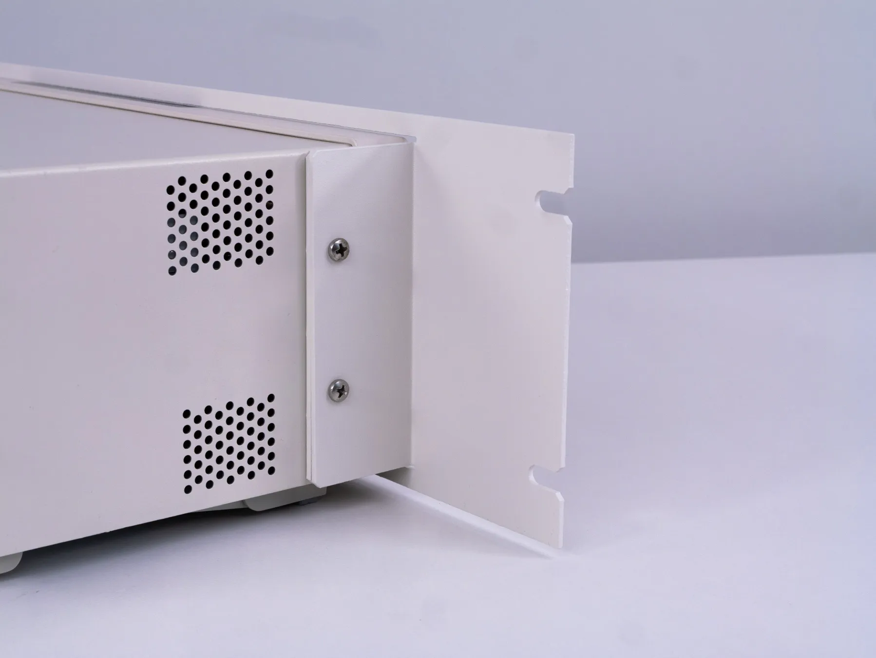 HIOKI EU3533 rack mount kit for HIOKI LCR meters IM3533 IM3570 and IM3590 efficient use of space