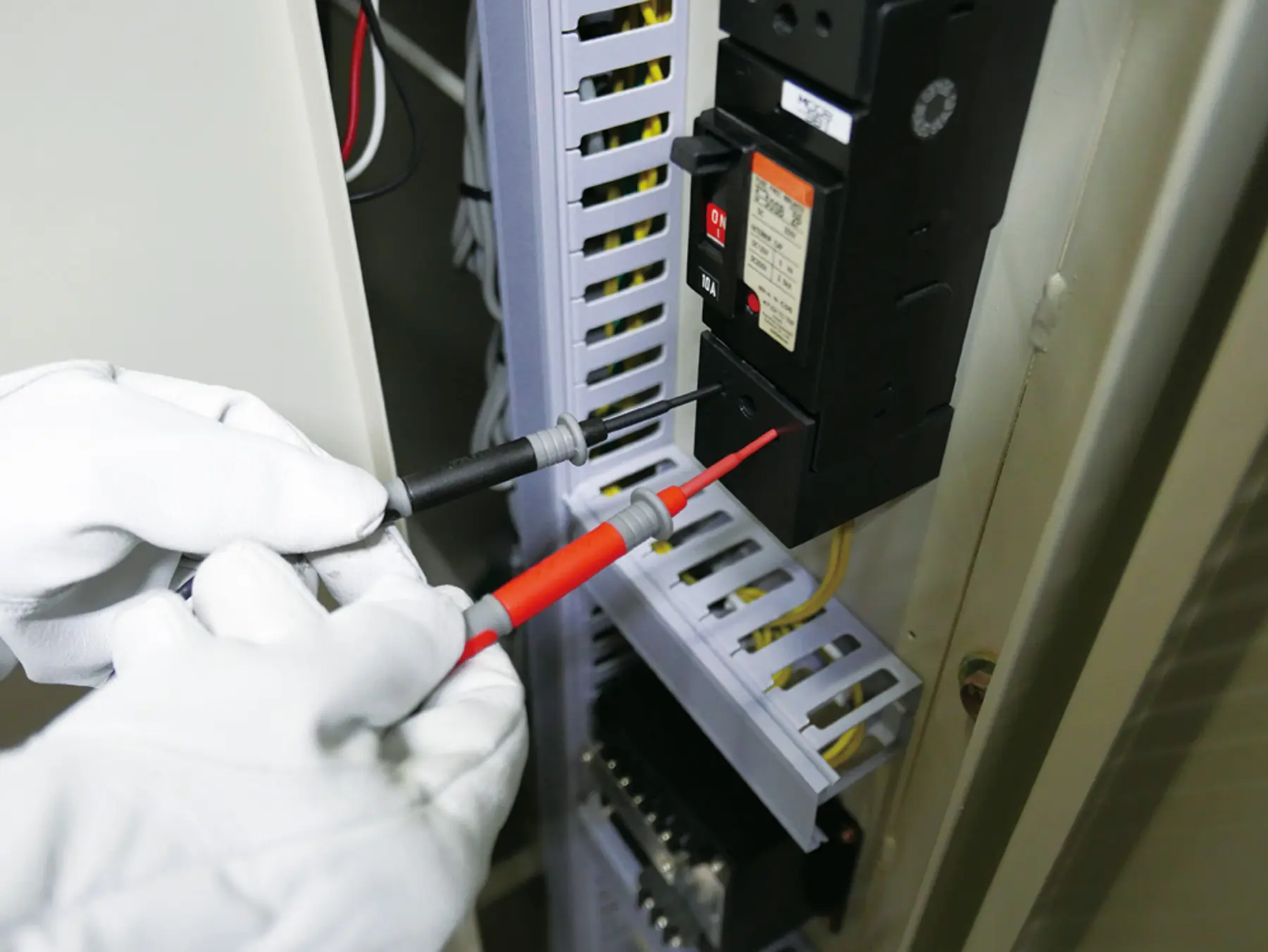 HIOKI L4939 breaker pin set circuit breaker testing hands