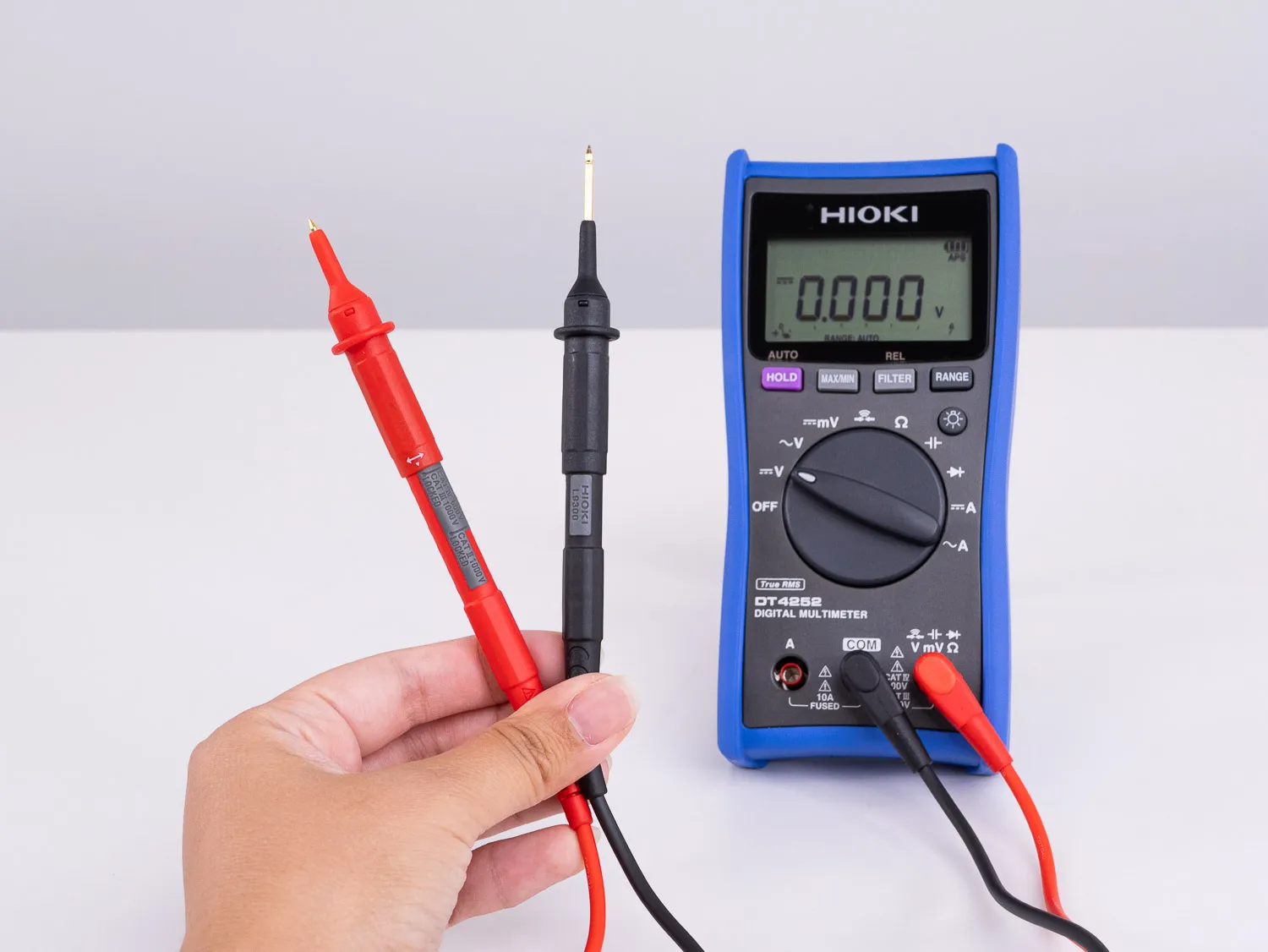 HIOKI DT4252 digital multimeter 1000 V including L9300 test lead set