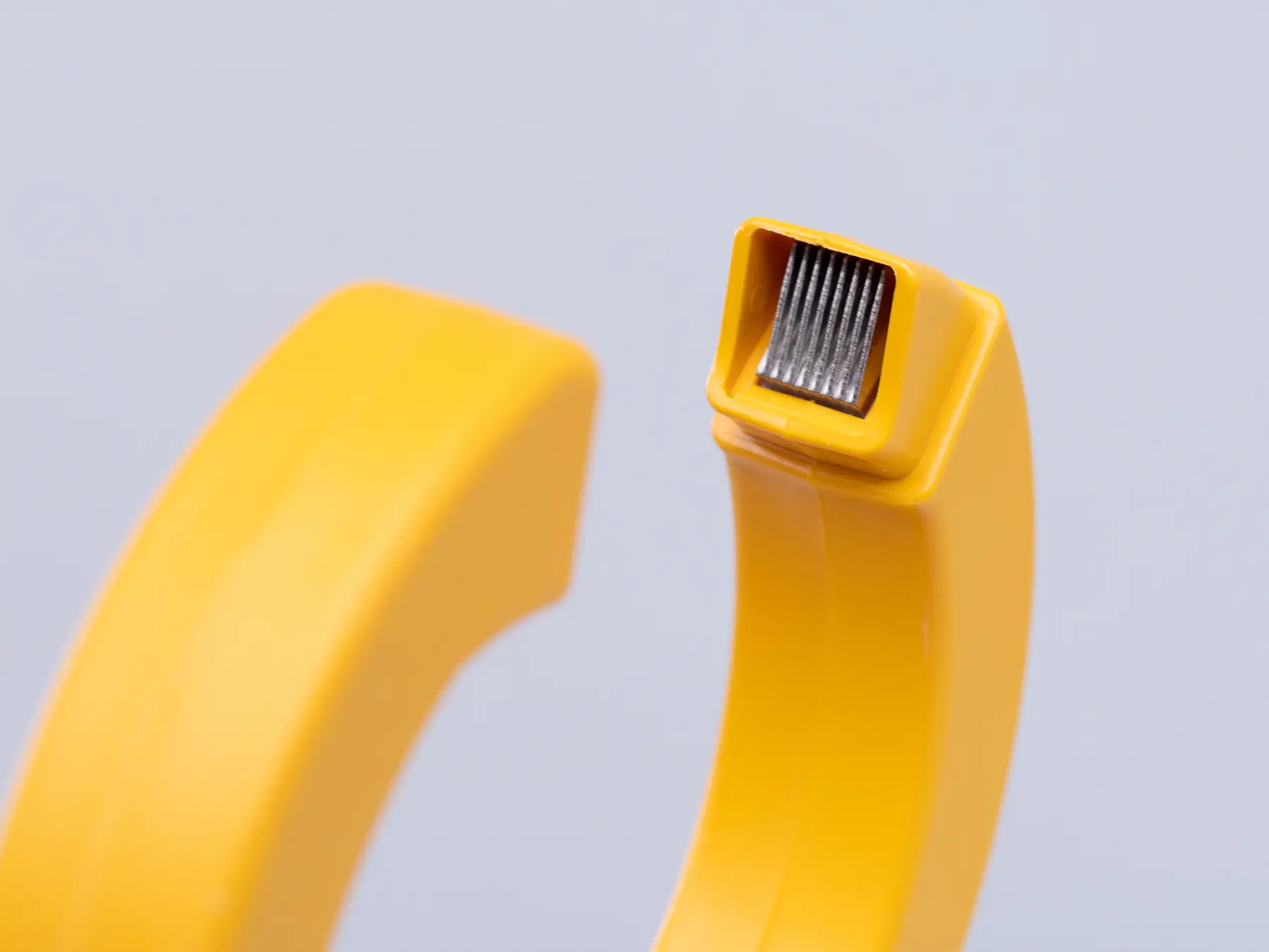 HIOKI 9018-50 ac multi range current clamp 500a 3khz bnc output cat iii 600v clamp close up